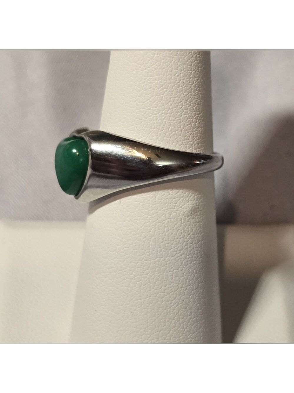 Silver Heart Ring with Green Stone - Picture 2 of 2